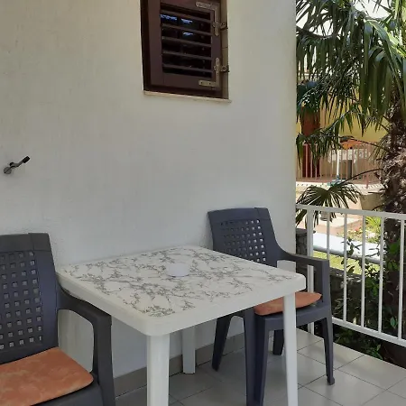 With A Parking Space Malinska, Krk - 19291 * מאלינסקה